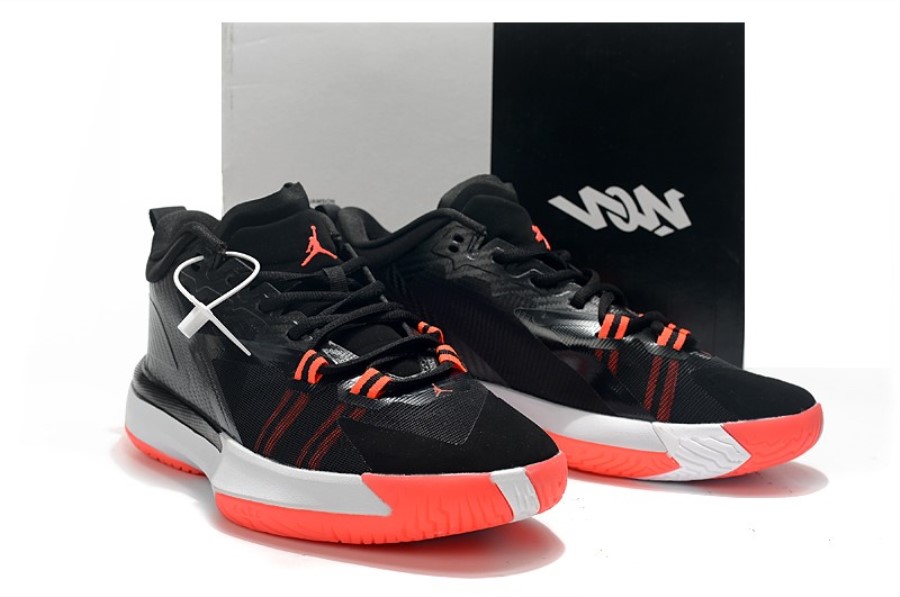 ナイキ エア ジョーダン ザイオン 1 ブラック ホワイト ブライト クリムゾン ジャパン