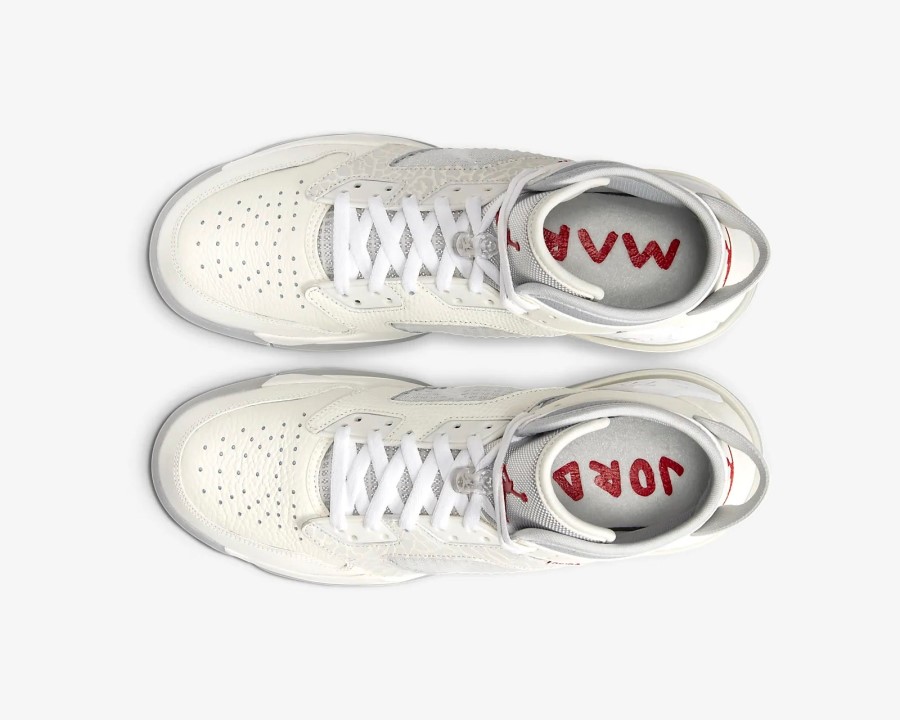 スニーカーズスタッフ X エア ジョーダン マーズ 270 ホワイト ピュア プラチナ ウルフ グレー ジャパン