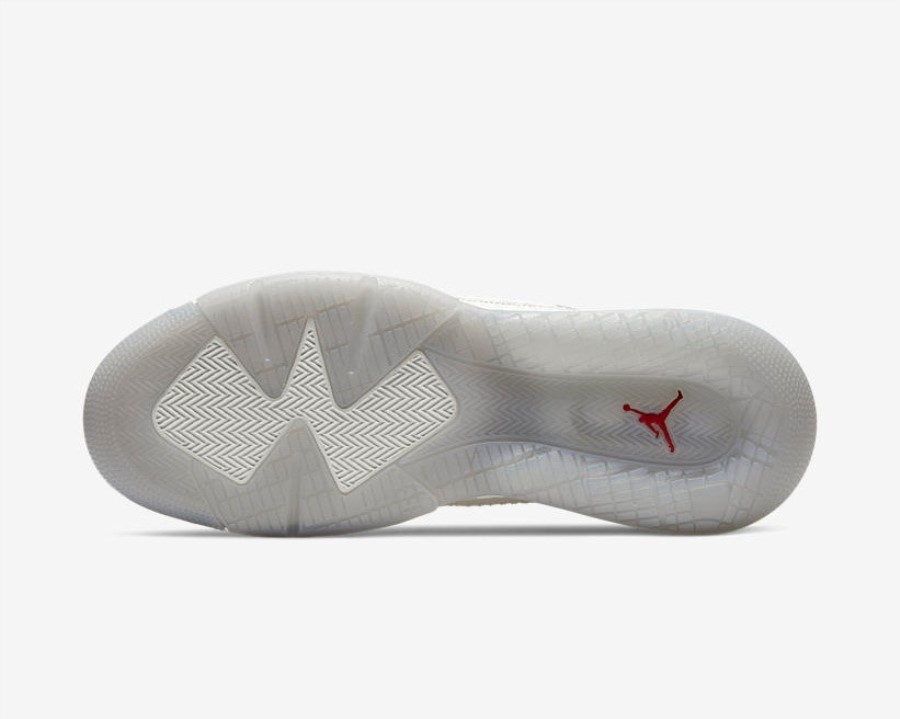 スニーカーズスタッフ X エア ジョーダン マーズ 270 ホワイト ピュア プラチナ ウルフ グレー ジャパン
